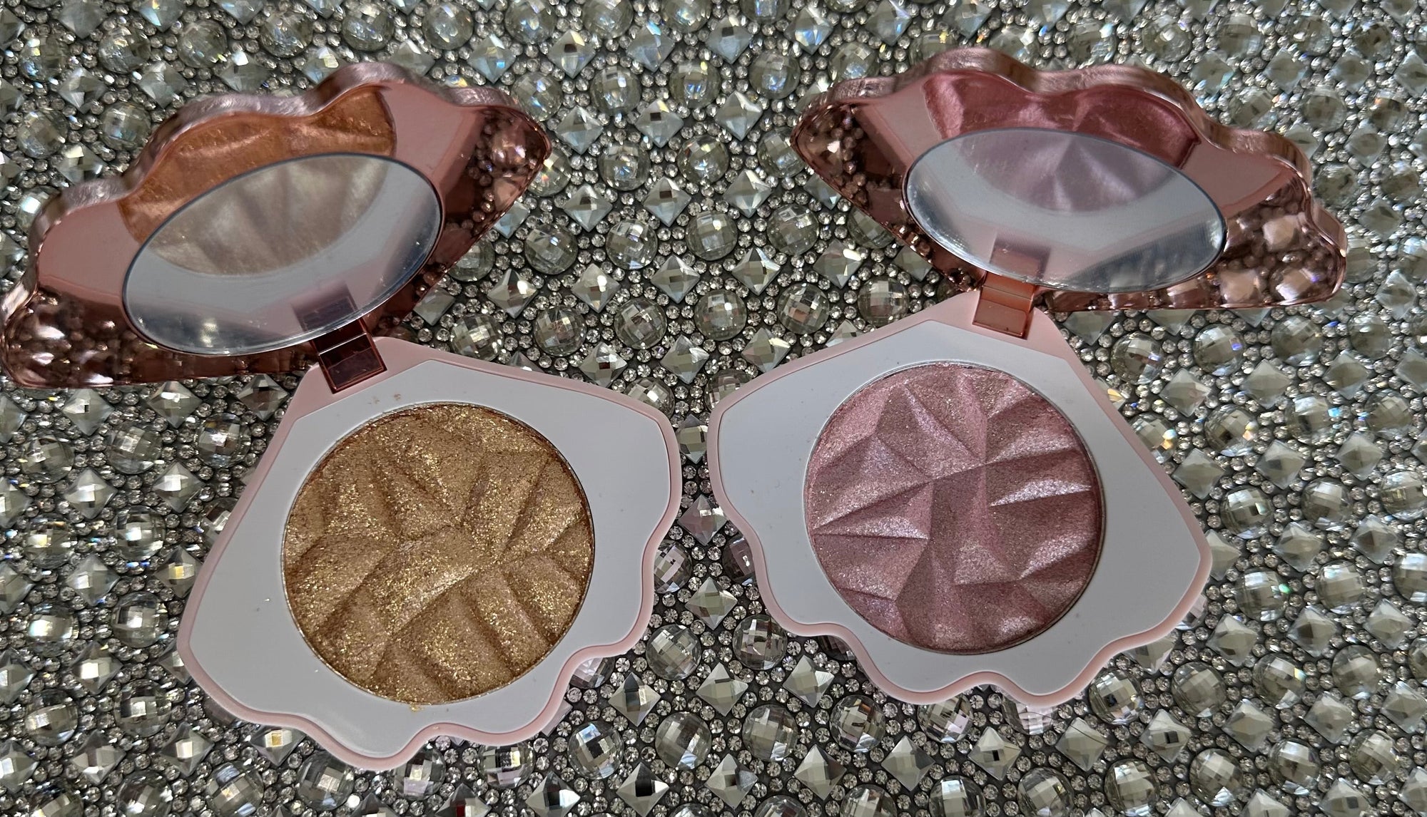 How to Apply Powder Highlighter